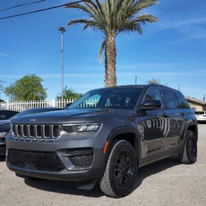 Alternative view of 2022 Jeep Grand Cherokee Laredo