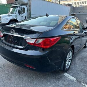 Alternative view of 2012 Hyundai Sonata