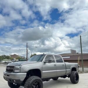 2006 Chevy Silverado 2500hd LT with sunroof