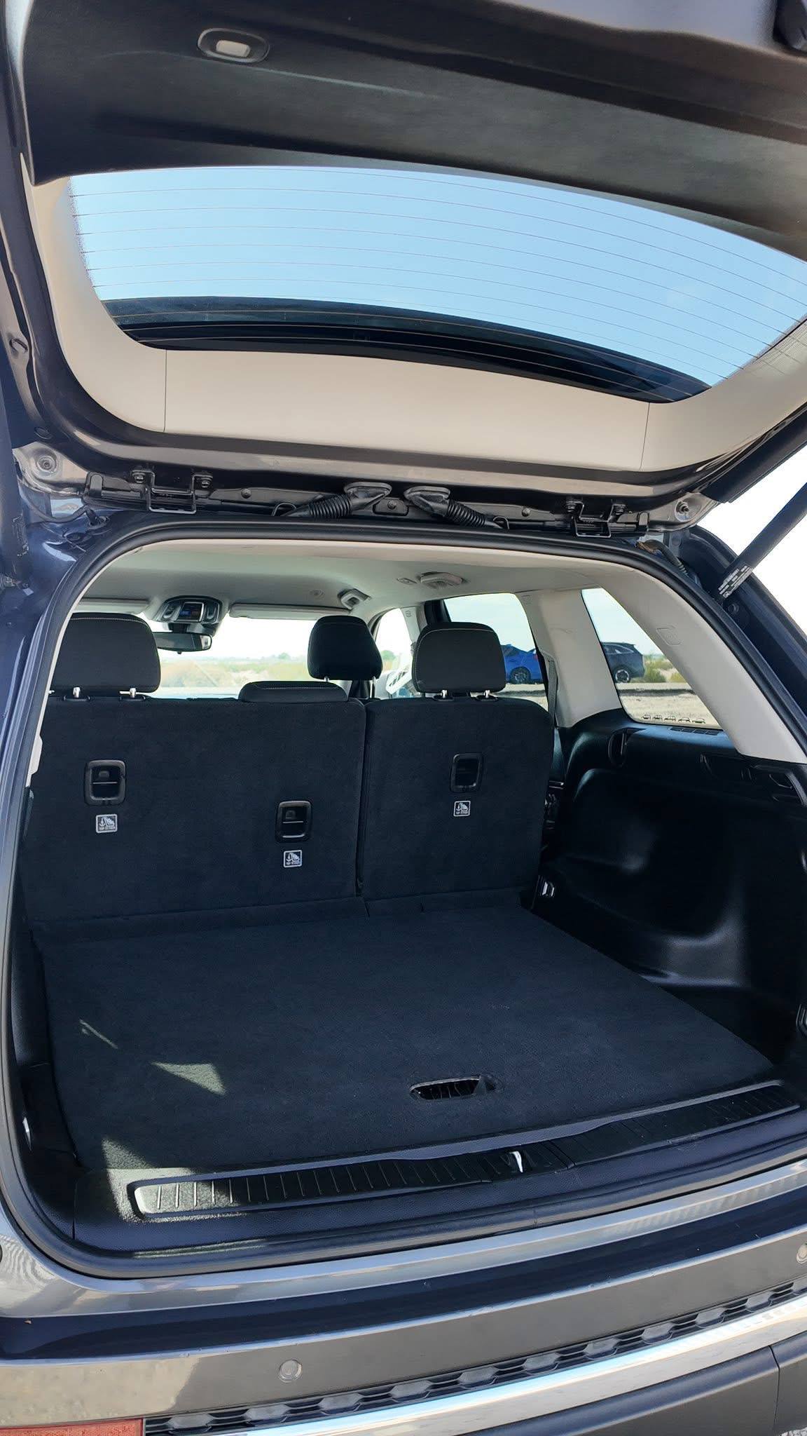 2022 Jeep Grand Cherokee Laredo - Image 11