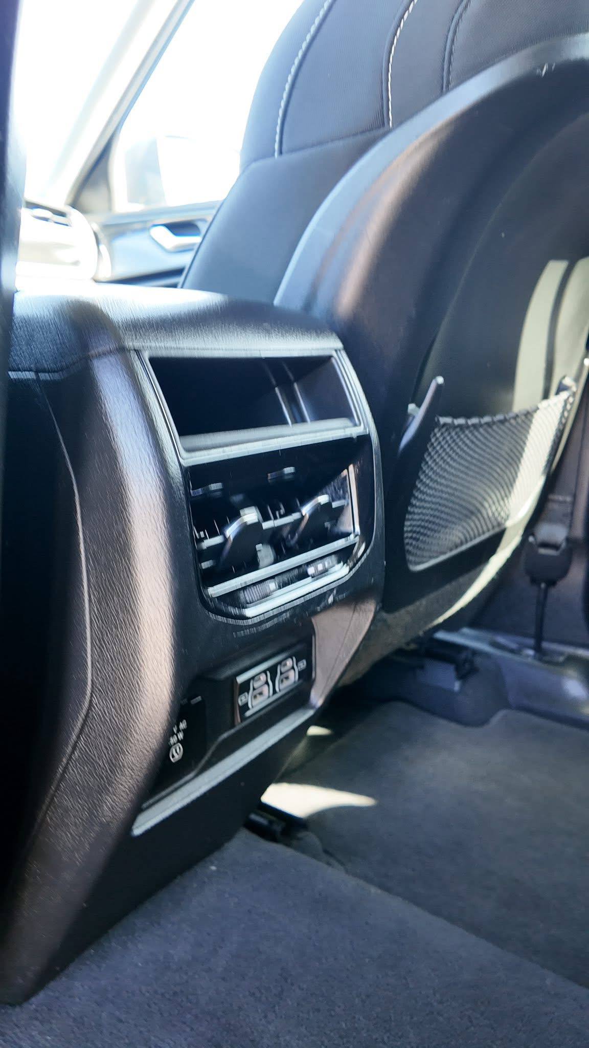 2022 Jeep Grand Cherokee Laredo - Image 12