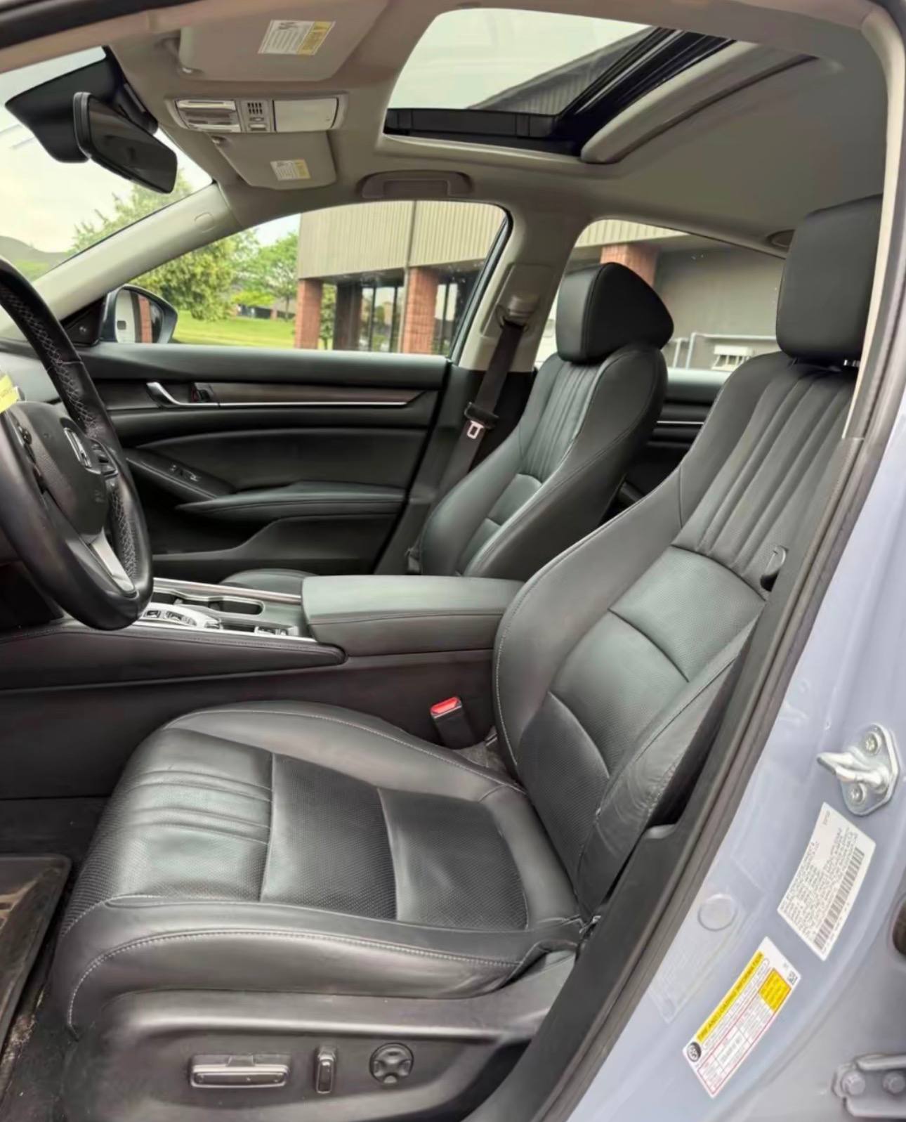 2022 Honda Accord • Touring Sedan 4D - Image 8