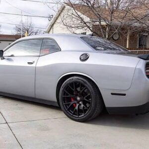 Alternative view of Dodge Challenger SRT Hellcat 2016