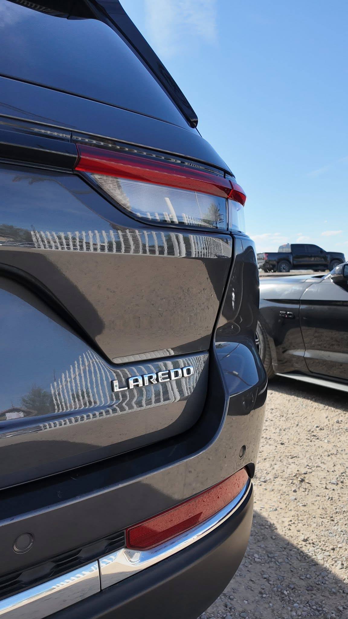 2022 Jeep Grand Cherokee Laredo - Image 5