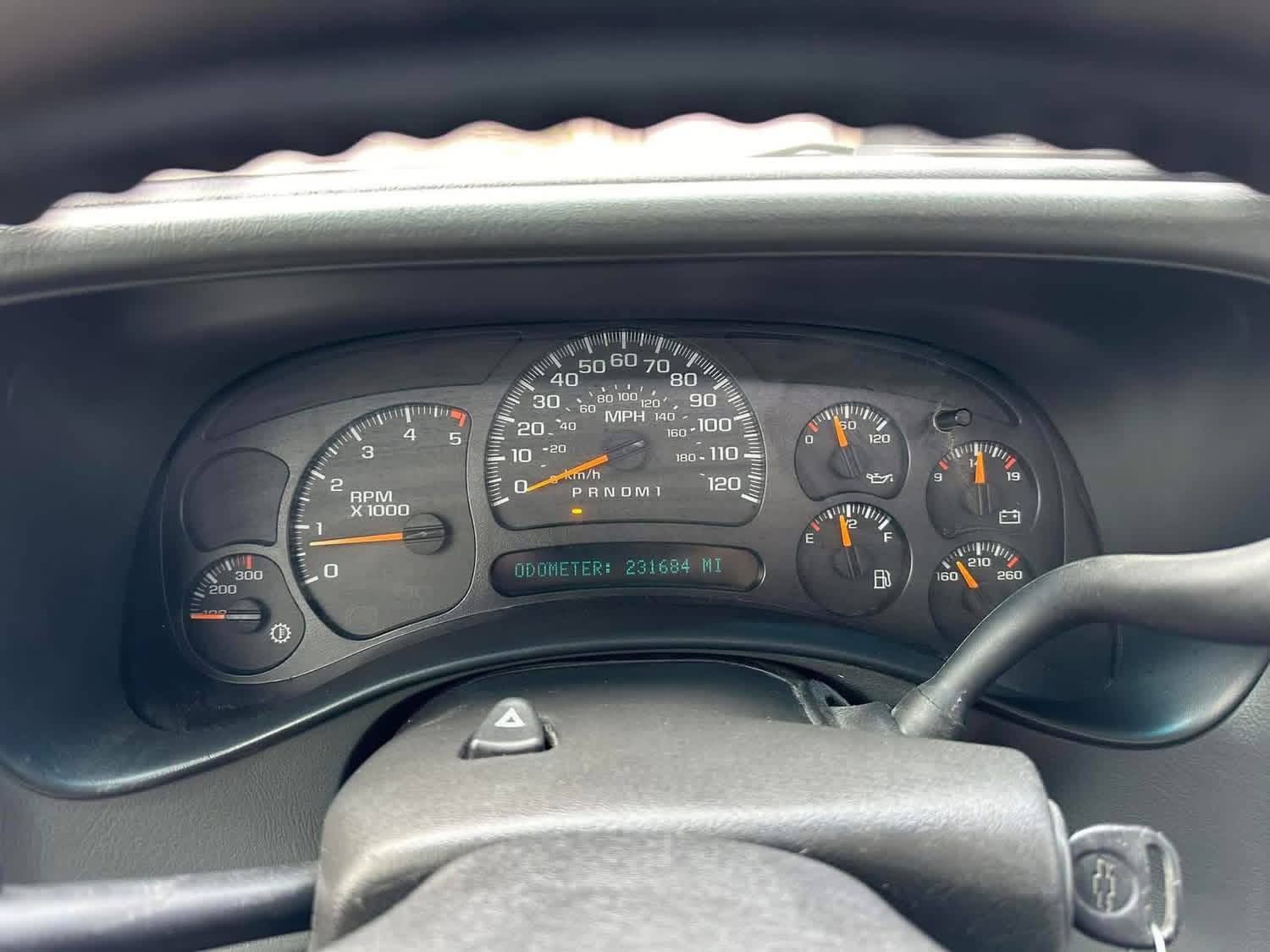 2006 Chevy Silverado 2500hd LT with sunroof - Image 8
