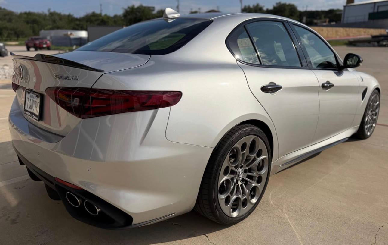 2017 Alfa Romeo Giulia Quadrifoglio - Image 5