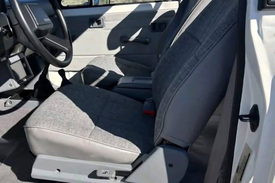 1986 Toyota 4Runner 4×4 5-Speed - Image 4
