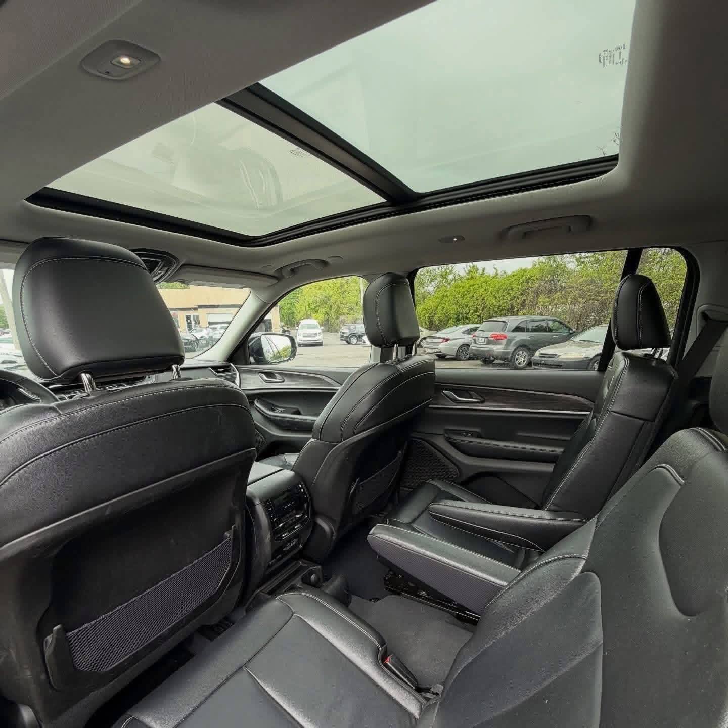 2023 Jeep Grand Cherokee L - Image 8