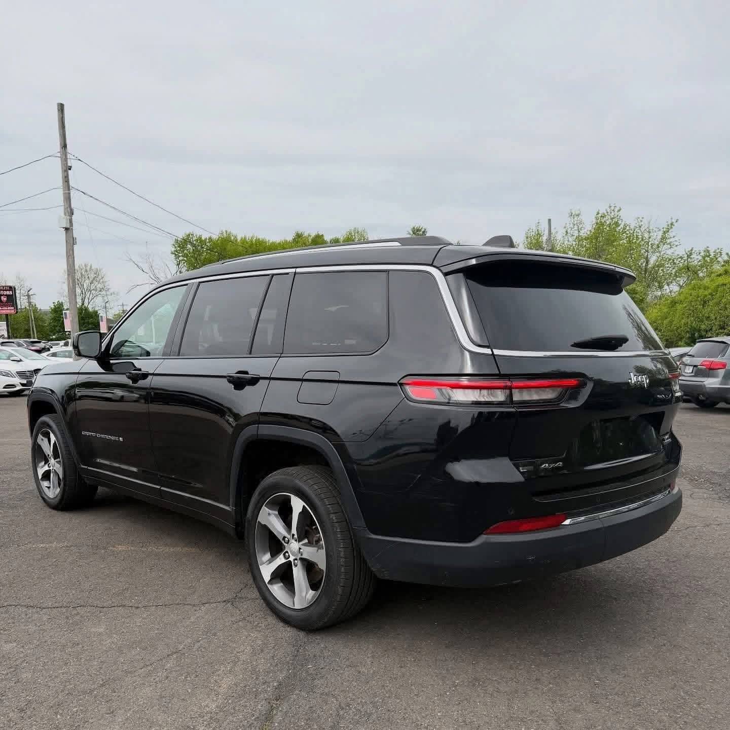 2023 Jeep Grand Cherokee L - Image 6