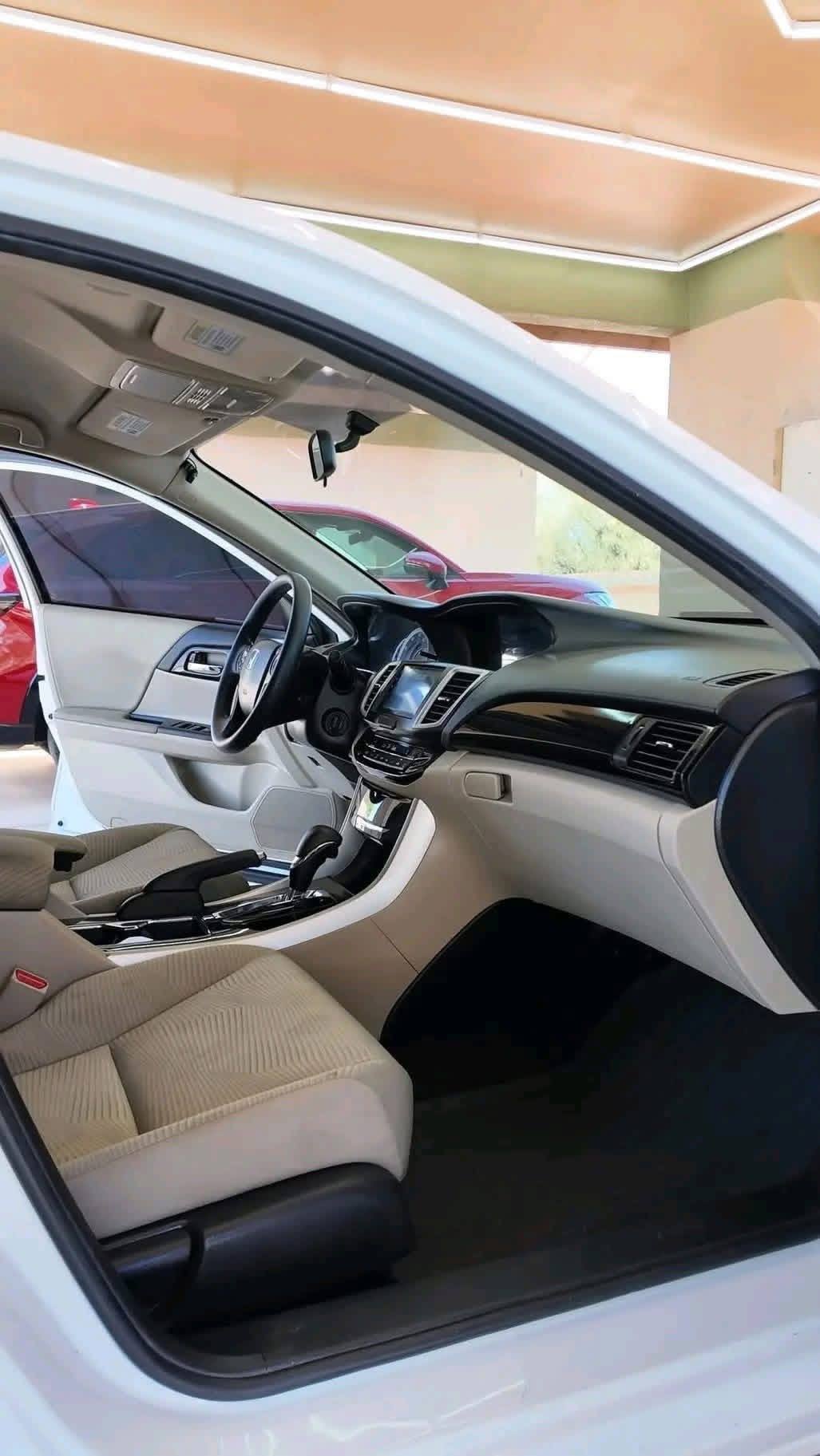 2016 Honda Accord LX - Image 4