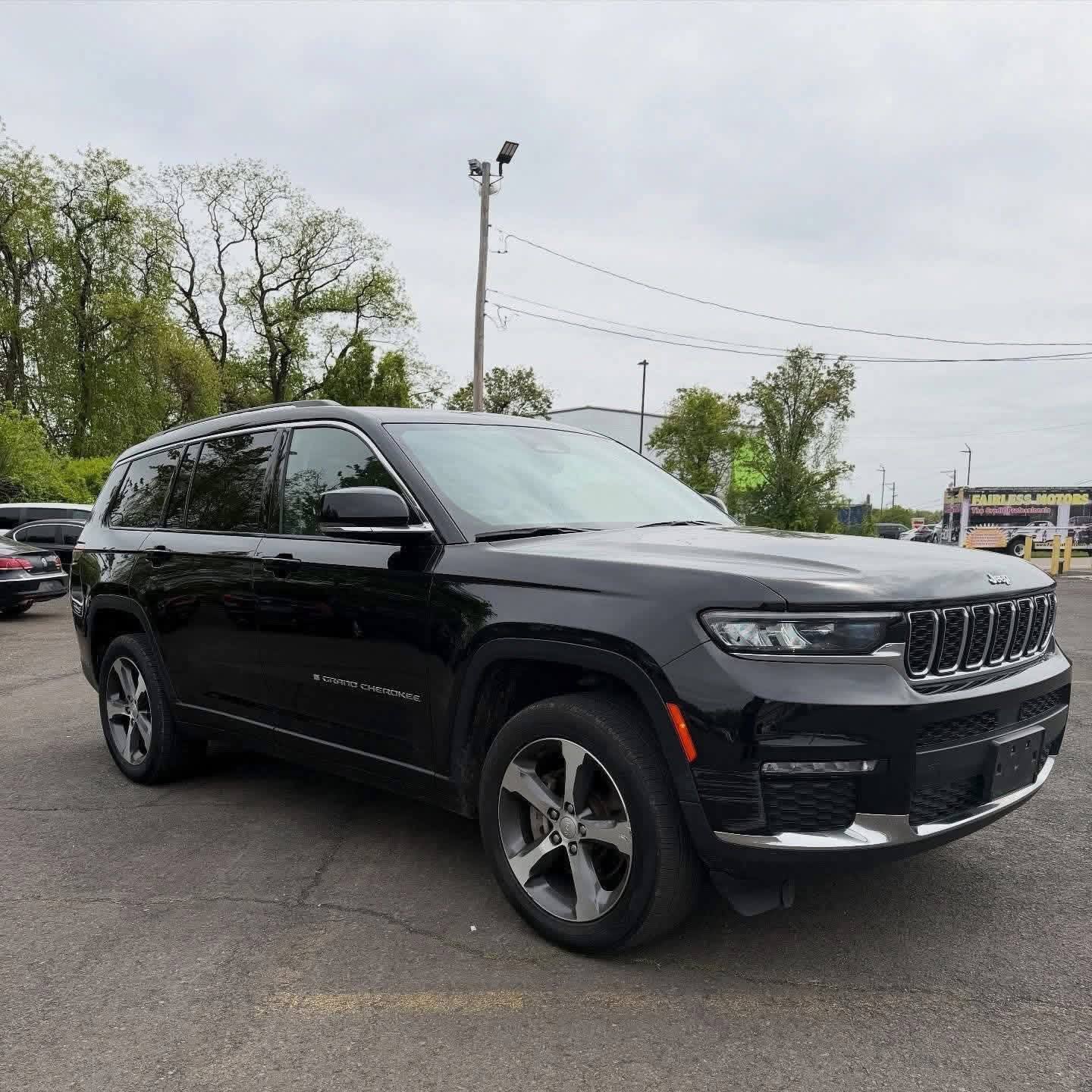 2023 Jeep Grand Cherokee L - Image 4