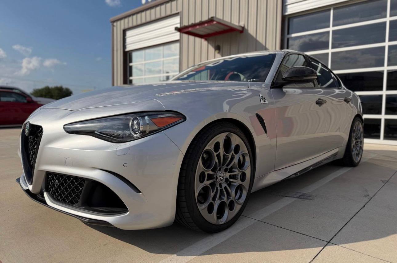 2017 Alfa Romeo Giulia Quadrifoglio - Image 8